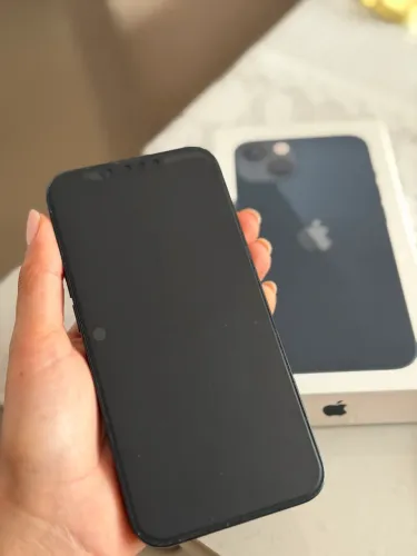 iPhone 13 - 128gb