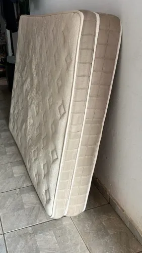 Colchão de Casal em Bom Estado