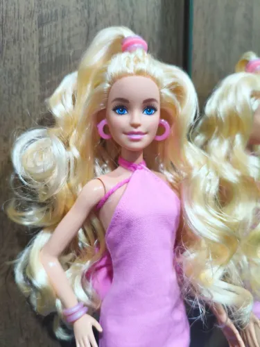 Boneca Barbie Loira Deluxe