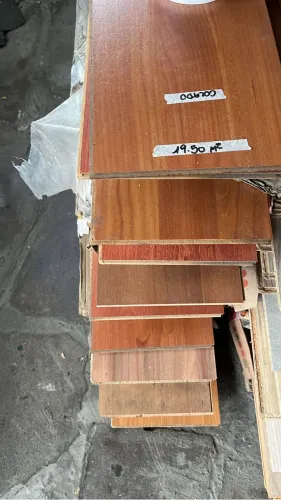 Piso laminado ,lote com 20m