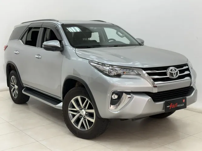 Toyota Hilux SW4 SRX 4X4 2.8 TDI 16V Dies. Aut. 2019