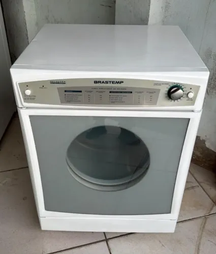 Vendo secadora de roupa Brastemp 220w