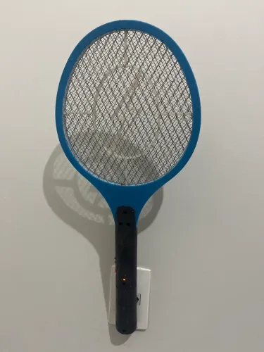 Raquete mata mosquito