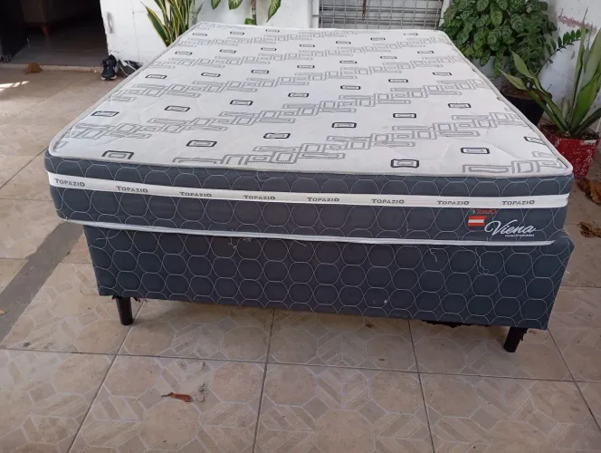 Cama Box Casal Topazio Viena Molas Ensacadas 138x188x64cm. Semi nova, 4 meses de uso.