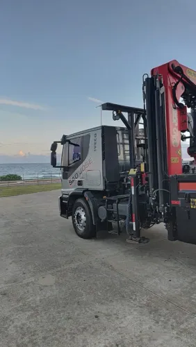 Caminhão Munck Madal palfinger 45007 tector 240e25