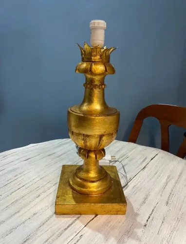 Abajur Antigo Dourado De Madeira