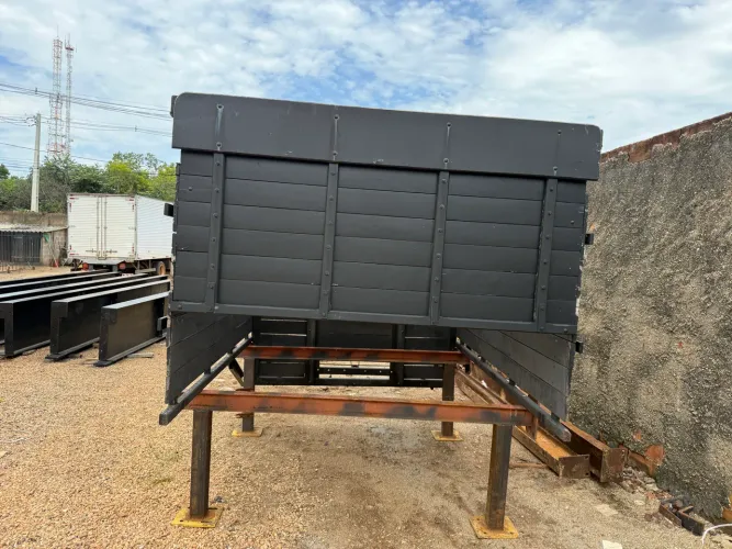 Vendo carroceria boiadeira para f1000 d20 