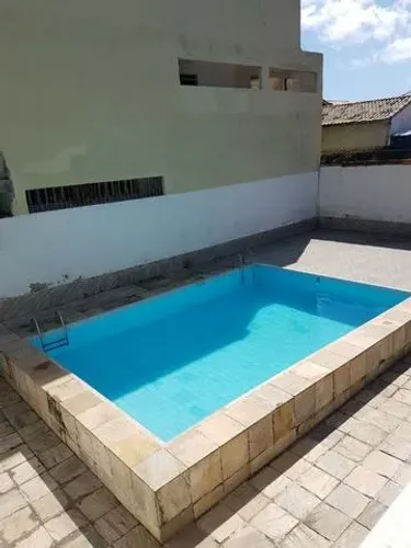 Casa com piscina, Vila Nova