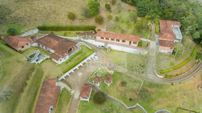 Sítio em Cunha/SP  7 Alqueires | 1.800m² Construídos | Estrutura Completa de Lazer e Acomo