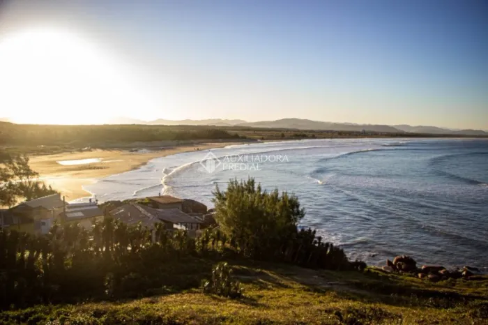 Terreno Financiável com Matrícula a Uma Quadra do Mar na Praia do Sol - Laguna/SC
