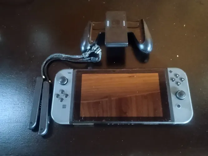 Nintendo Switch Unpatched (V1) + Pro Controller