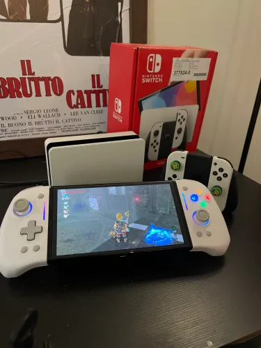 Nintendo Switch OLED com controle LinYuvo