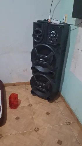 Vende se essa caixa de som
