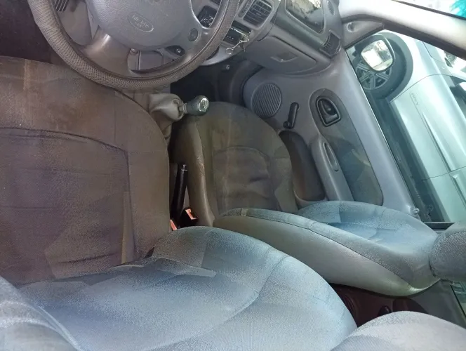 Renault Clio Rn/alize/expr./1.0 Hi-power 16V 5P 2002