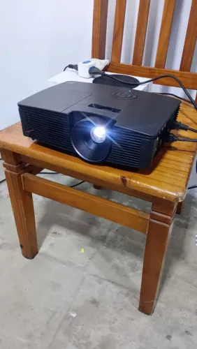 Vendo projetor funcionando certinho