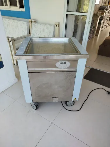 Máquina De Sorvete Na Chapa / Gelato Frito Profissional Inox 220V/50Hz