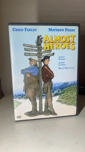 Almost heroes - Matthew Perry chandler Friends - DVD importado