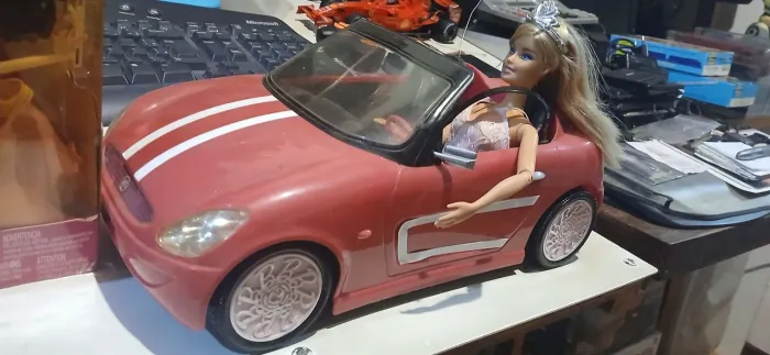Barbie quero ser corredora com carro rosa