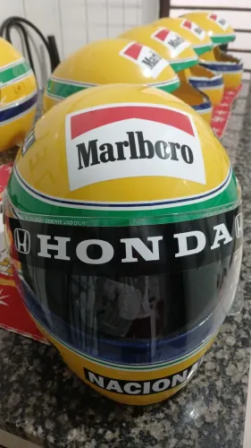 Vendo capacete SENNA