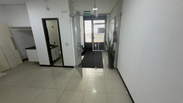 Espaço Comercial Térreo na Barão de Melgaço | Localização Privilegiada