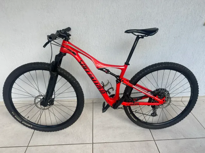 Bike specialized de carbono TAM 17 usada pouquíssimo