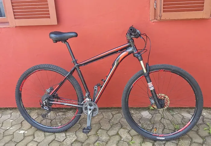 Caloi explorer ARO 29 toda ALIVIO-ROCKSHOX