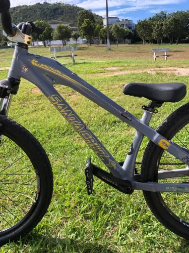 Vendo bike dirt jump Santa Cruz Jackal 