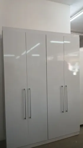 Roupeiro 4 portas
