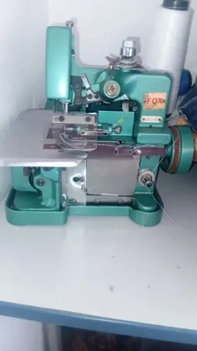 Máquina overloque a venda