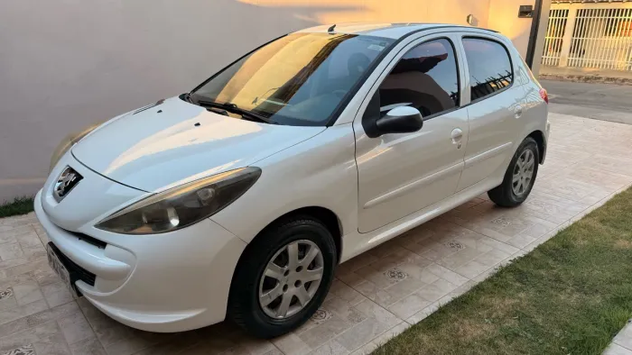 Peugeot 207 Active 1.4 Flex 8V 5P 2015