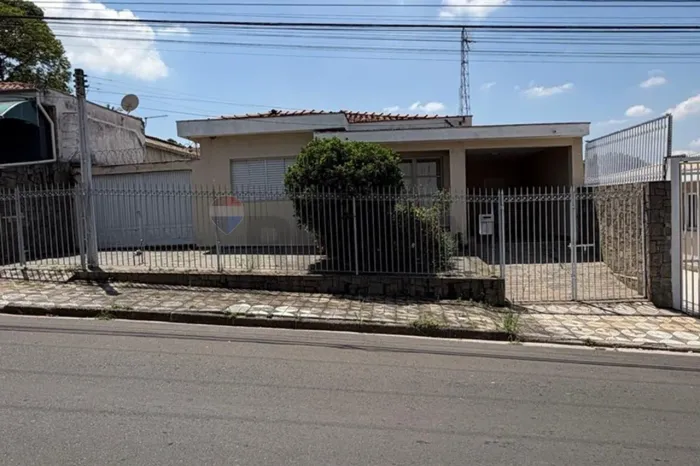 OPORTUNIDADE!!! - Casa + Terreno de 362m2 - Ótima localização com valor excelente.