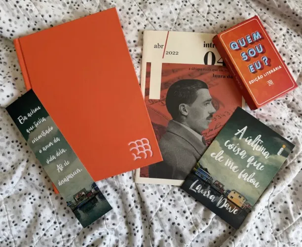 Livro A Última Coisa Que Ele Me Falou do clube intrínsecos