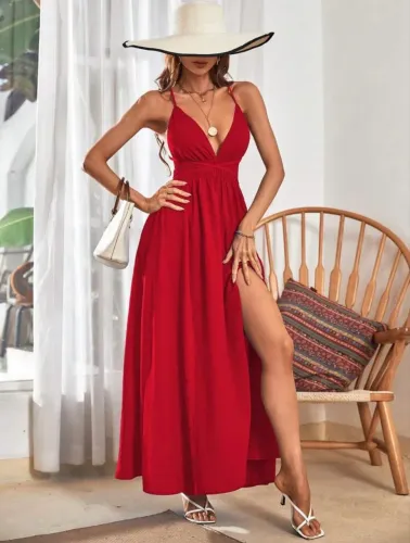 Vestido longo vermelho alças finas, fenda e decote nas costas