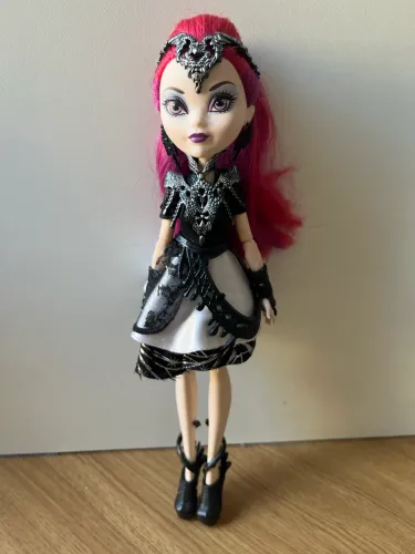 Boneca Mira Shards Ever After High - Dragon Games