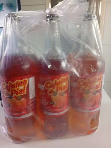 Cajuína 100% natural,do caju precoce 5 0 reais , o pacote  06 litros  faço entrega grátis 