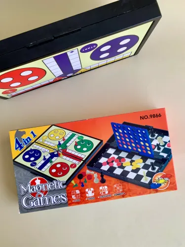 Jogo de Tabuleiro 4 em 1 Magnético - Xadrez Damas Ludo Connect 4