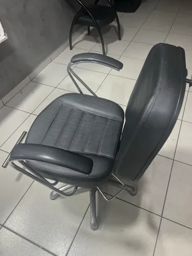Vendo cadeira de barbeiro