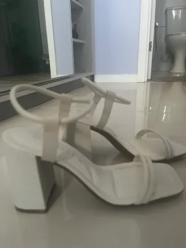 Sandália Branca Nova