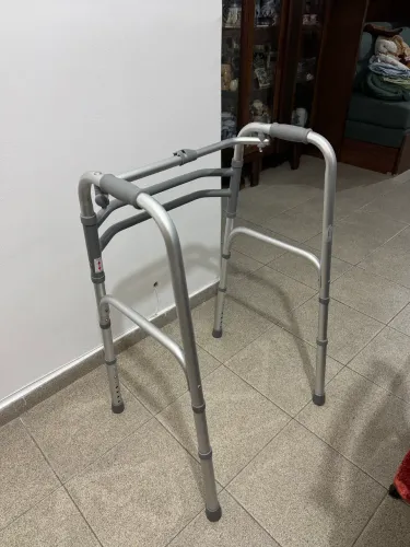 Andador ortopédico articulado e dobrável Hidrolight