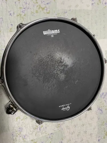 Caixa de bateria Tama 12? em aço martelado