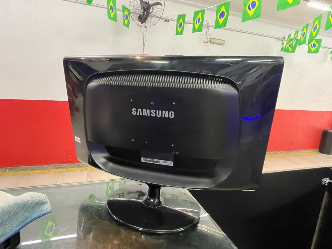 Monitor Samsung SyncMaster 2233SW Plus 22?