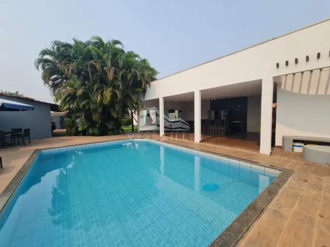 Casa em via pública venda ou locação