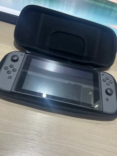 Nintendo Switch V1 Console + Capinha