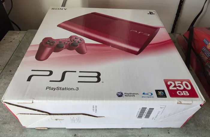 PlayStation 3 Slim Vermelho