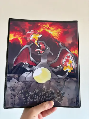 FICHÁRIO CHARIZARD - POKÉMON TCG