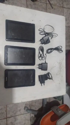 Vendo esses tablet retirada de peças ou arrumar!!!