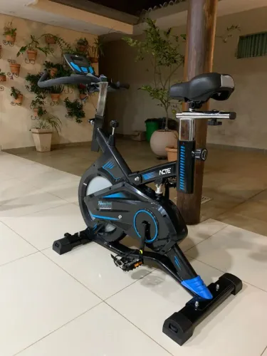M- SPINNIING, BICICLETA ERGOMÉTRICA PARA RESIDÊNCIA E ACADEMIA