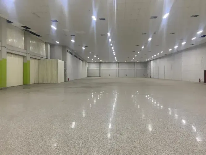 LOCAÇÃO - Mega loja de 2.900 m2 + subsolo de 3.186 m2 terreno 5.490 m2 - Dutra - São João 