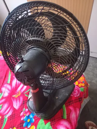 Vende-se ventilador para conserto