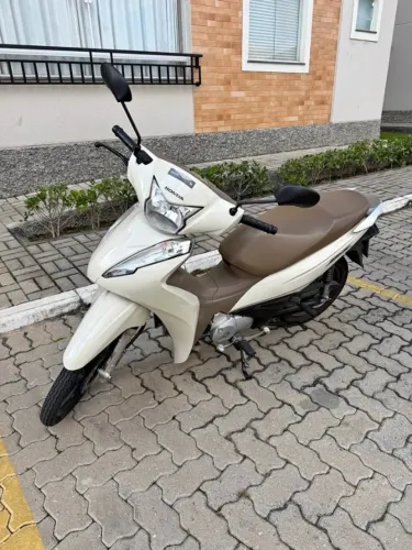 2023 Honda biz 125 ( financio /parcelo boleto ) 